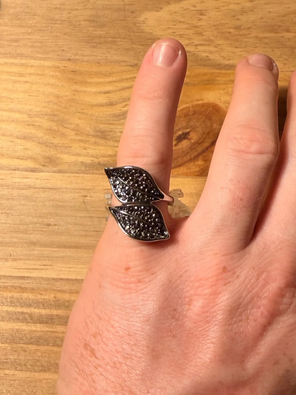 Silver Leaf Double-Leaf Pavé Ring - Black Stones Size Medium